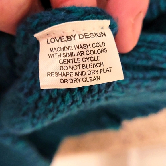 Cropped Sweater Hoodie - Picture 4 of 4